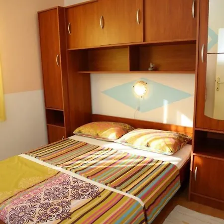 Zdenka - Cosy For 2-3 Person Apartment Vodice