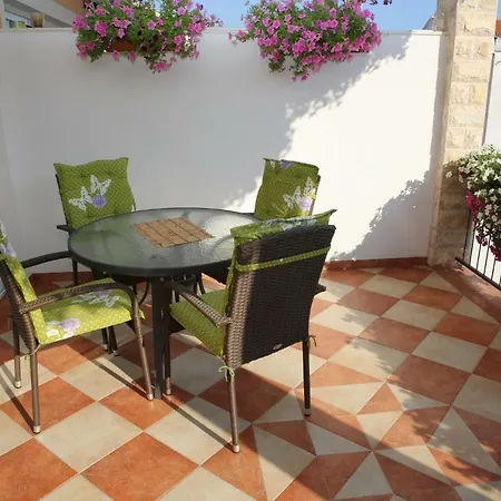Apartment Zdenka - Cosy For 2-3 Person *