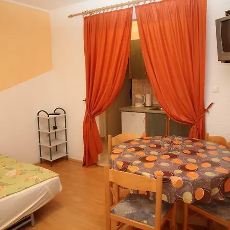 Zdenka - Cosy For 2-3 Person Apartment Vodice